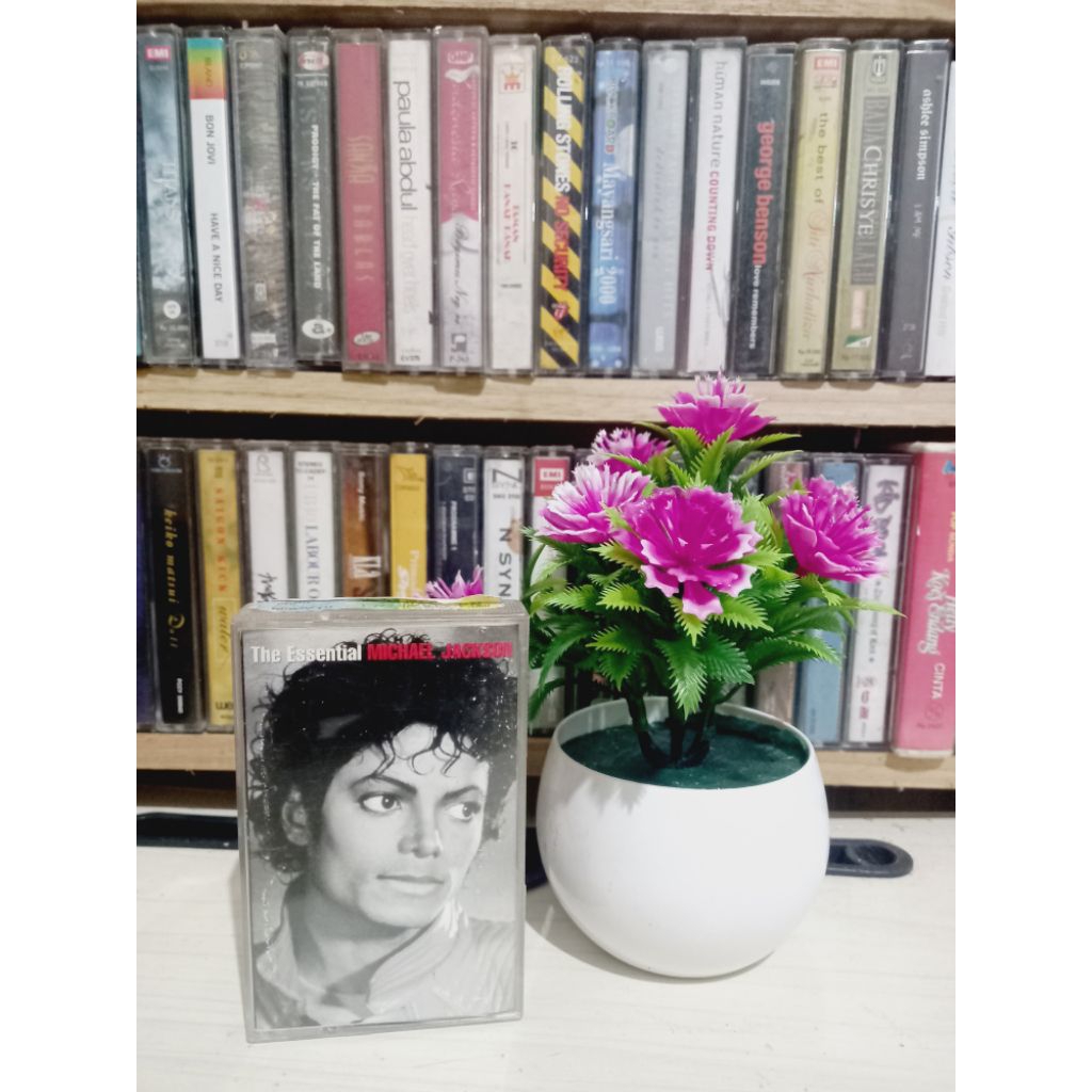 KASET MICHAEL JACKSON ESSENTIAL