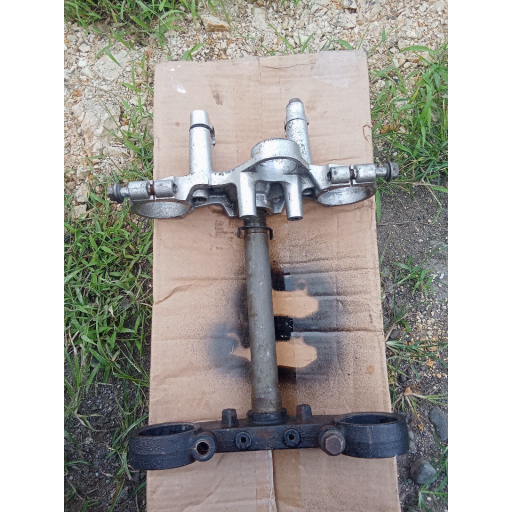 Segitiga Atas Bawah Yamaha Byson Segi Tiga