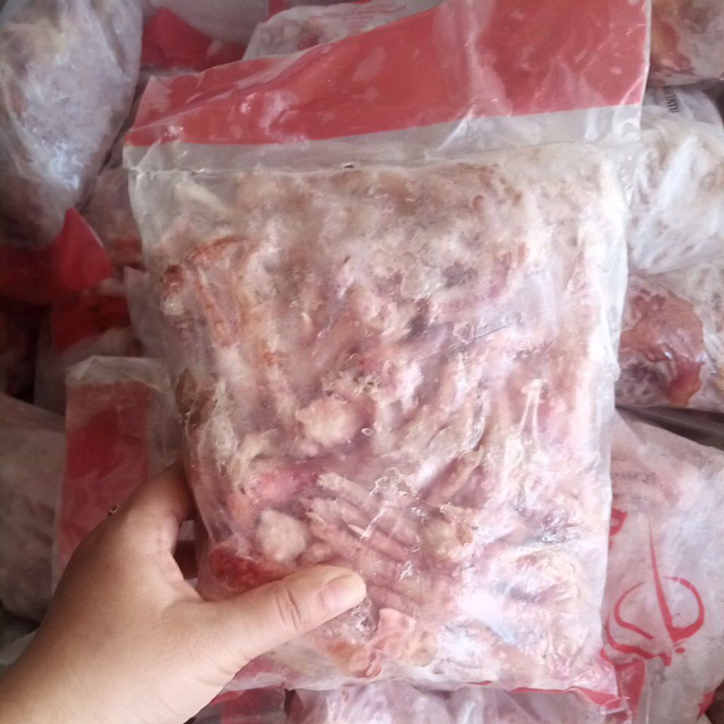 

Ceker ukuran sedang ada kuku