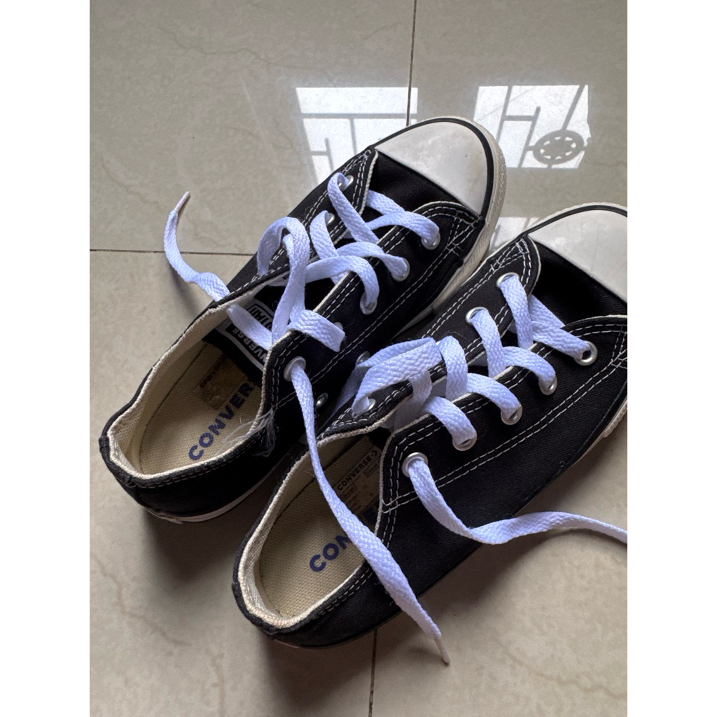 Preloved Sepatu Sekolah