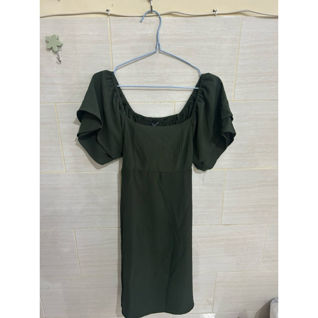 Midi Dress Wanita Army – Square Neck & Double Puff Sleeve