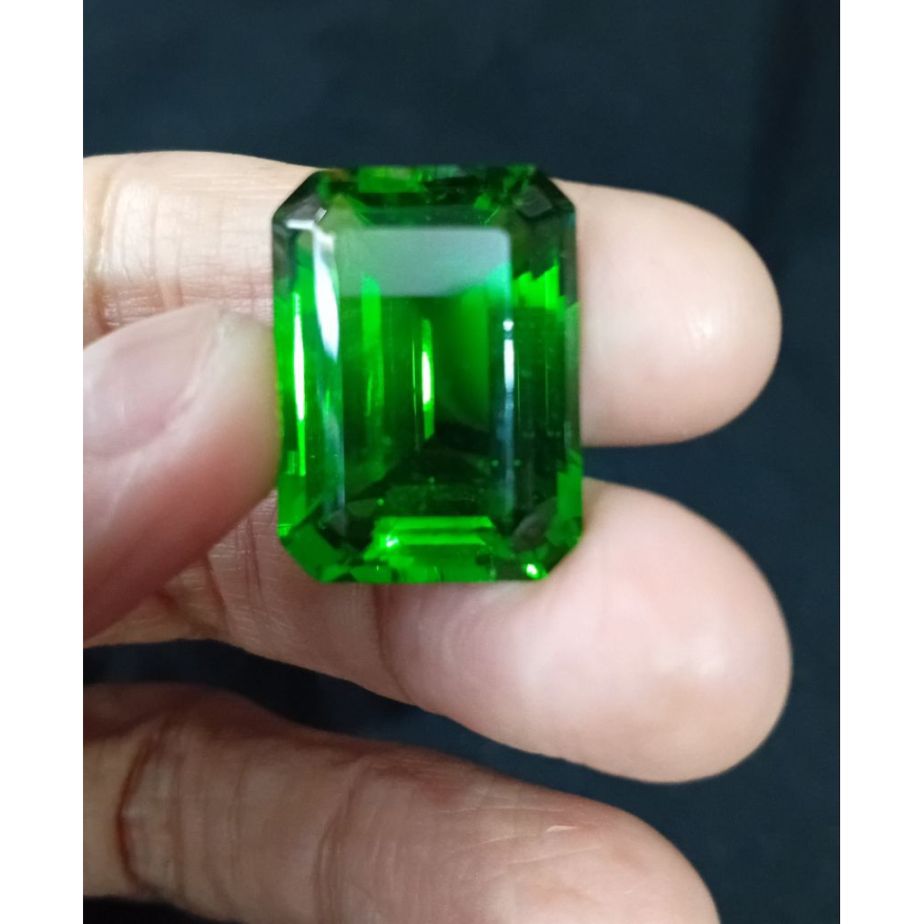 Moldavite octagon dengan memo GIL