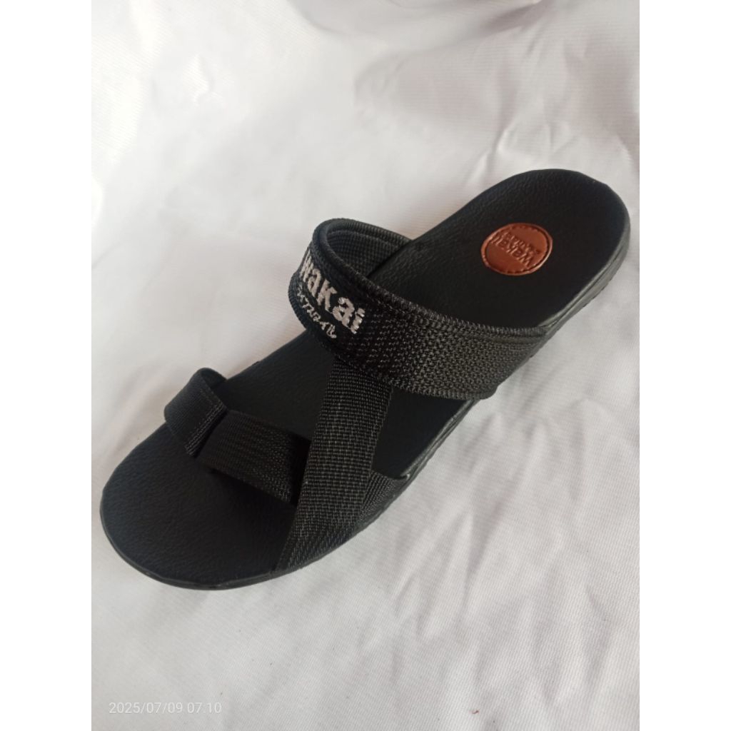 sandal wakai pria