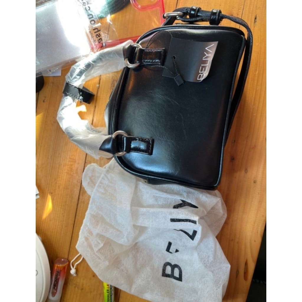 Preloved Beliya Slingbag