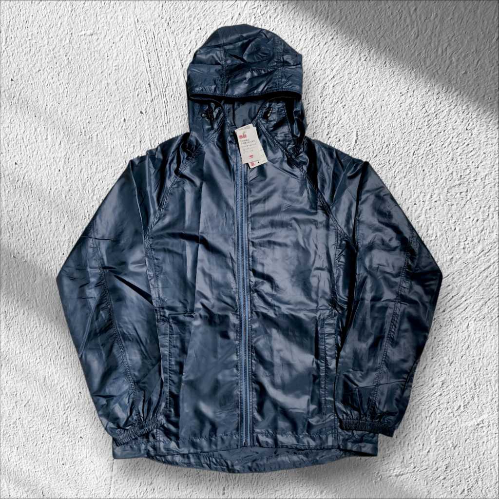 Uniqlo Jaket Pocketable Navy - Water Repellent