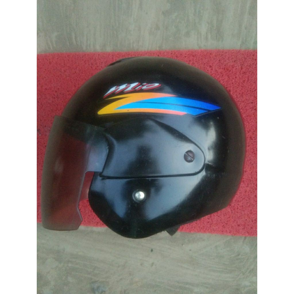 helm yamaha mio hitam bekas lawas kondisi sesuai foto ready