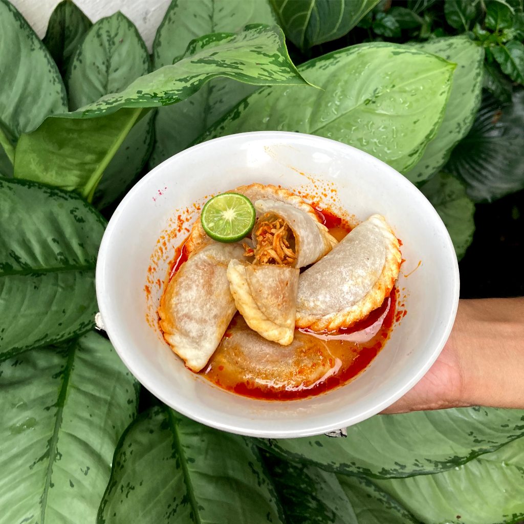 

Cireng Isi Kuah Keju | Kuah Seblak Pedas Ayam Suwir Keju (5PCS)| MOOJAJAN.ID