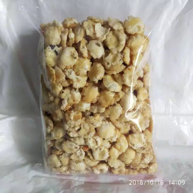 

Emping Melinjo Kletuk Matang Rasa Asin,Gurih Dan Enak Berat 1kg Khas Cirebon Jawa Barat