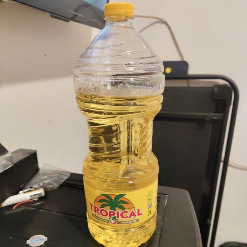 

minyak goreng tropical kemasan botol