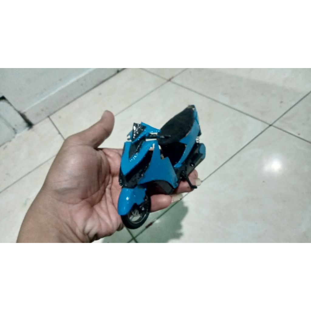 miniatur motor Honda beat berbahan dasar karton tebal 2mm