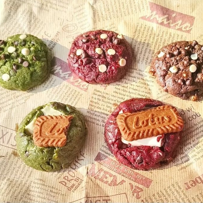 

Smore Soft Baked Cookies - Toasty Biscoff Melt