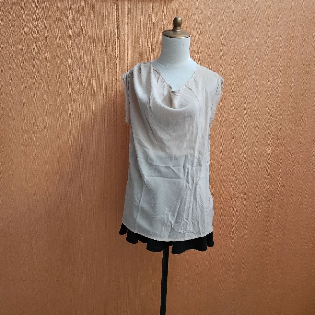 atasan wanita cream ZARA WOMAN cewek M kutung blouse santai