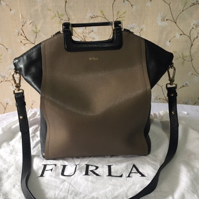 Tas selempang Wanita Brand Furla Preloved dari Jerman