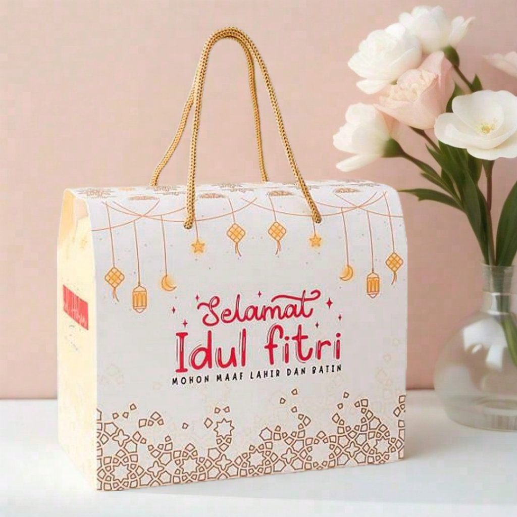 

Hampers Box / Paper Bag Lebaran / Pembungkus Yang Cocok Sebagai Tas Kado Pakaian & Makanan Cemilan