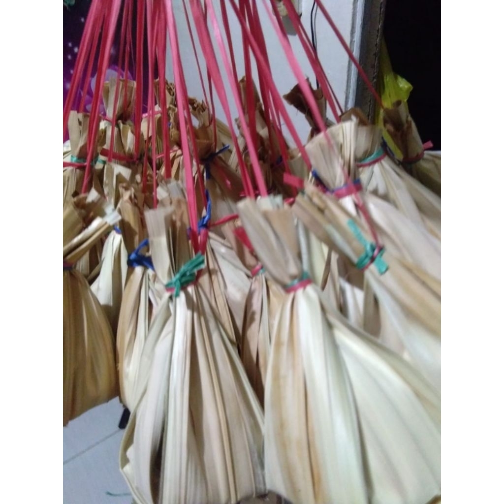 

Terasi Udang Premium Bungkus Daun Khas Pontianak