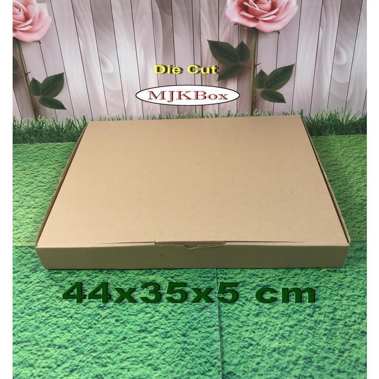 

Kardus karton uk. 44x35x5 cm...die cut box kotak Souvenir -dll