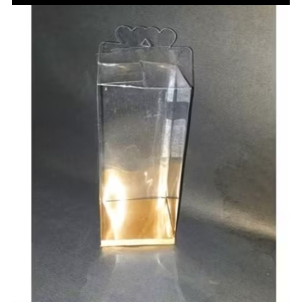 

Kotak mika souvenir 8x8x21