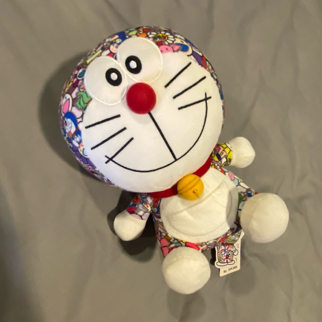 Uniqlo x Takashi Murakami x Doraemon doll boneka