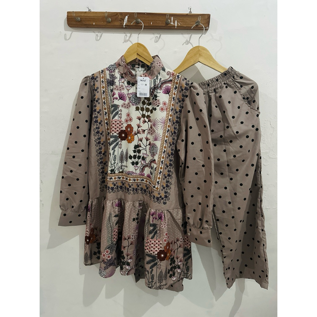 Setelan celana tunik Nooz