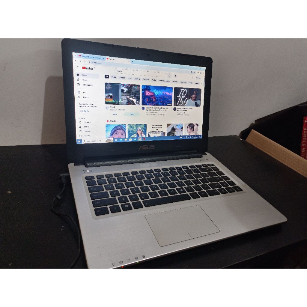 laptop Tipis Dual vga Asus ram 8gb core i3  sudah ssd Vga Nvidia 2gb bukan Amd, I7, I5 atau ryzen