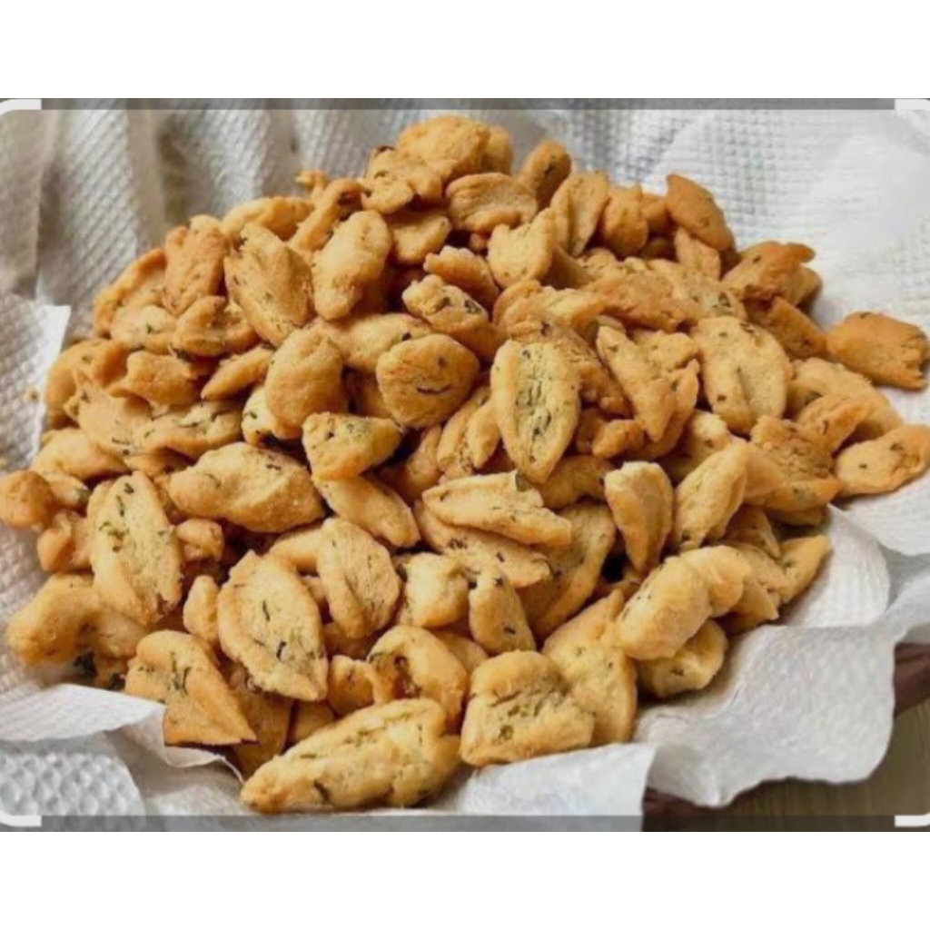 

keripik/kue bawang gunting 500 gram