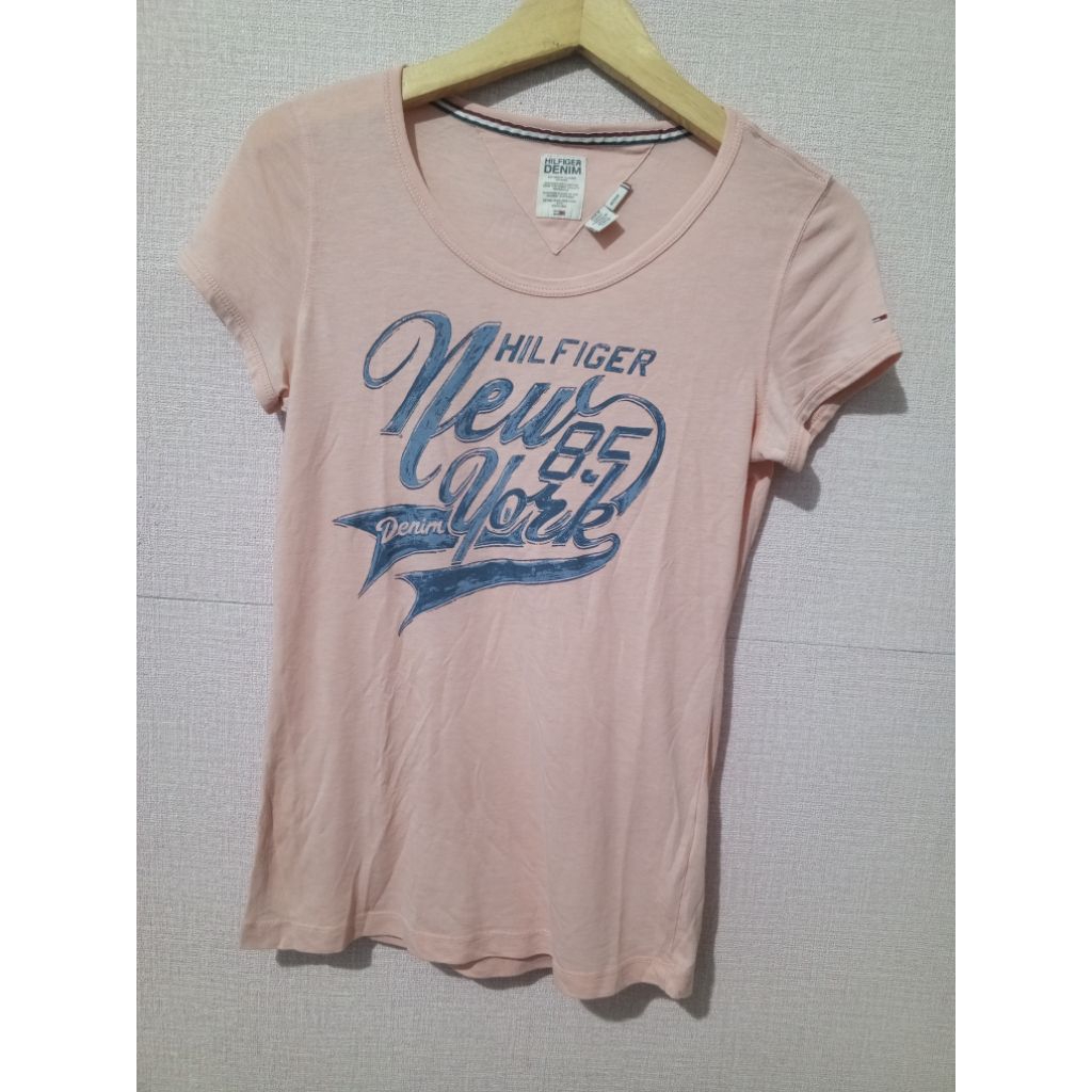 Baju kaos lengan pendek wanita Hilfiger denim size S second