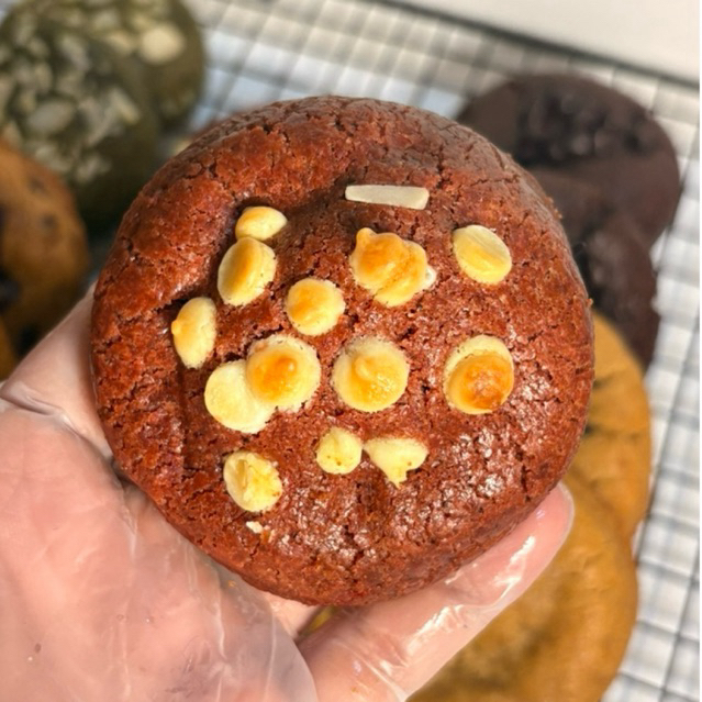 

Redvelvet Cheese Cookies | Soft Baked Cookies | NewYork Style Cookies by Uabiites Treats