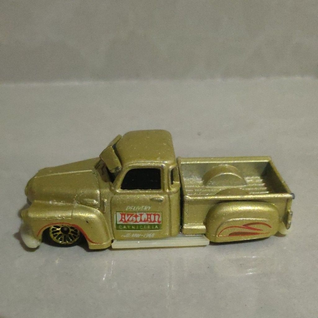 hot wheels la troca gold