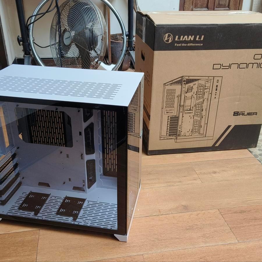 Lian Li o11 Dynamic white putih