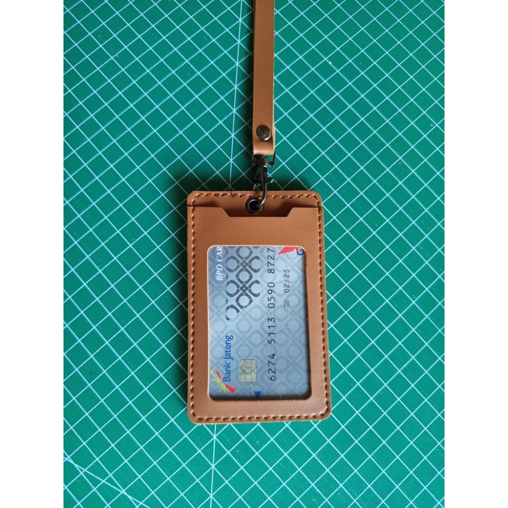 

Id Card Holder Nametag Lanyard Kulit 3 Slot Kartu Nama