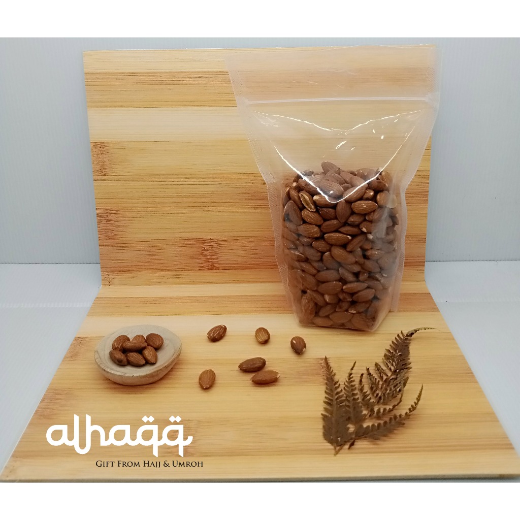 

Kacang Almond Panggang Kupas (Matang)/ Almond Cangkang Selma Rasa Susu Oleh-oleh Haji & Umroh 1Kg, 500 gr, 250 gr