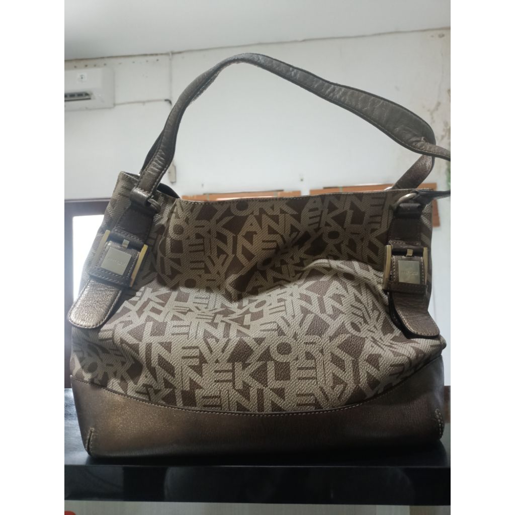 Preloved tas hobbo kulit asli tebal cantik