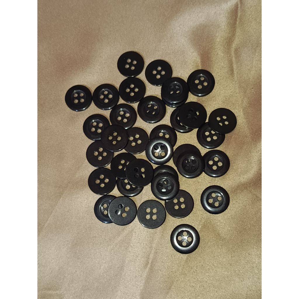 Kancing Baju/Kemeja lubang 4 / 12 pcs