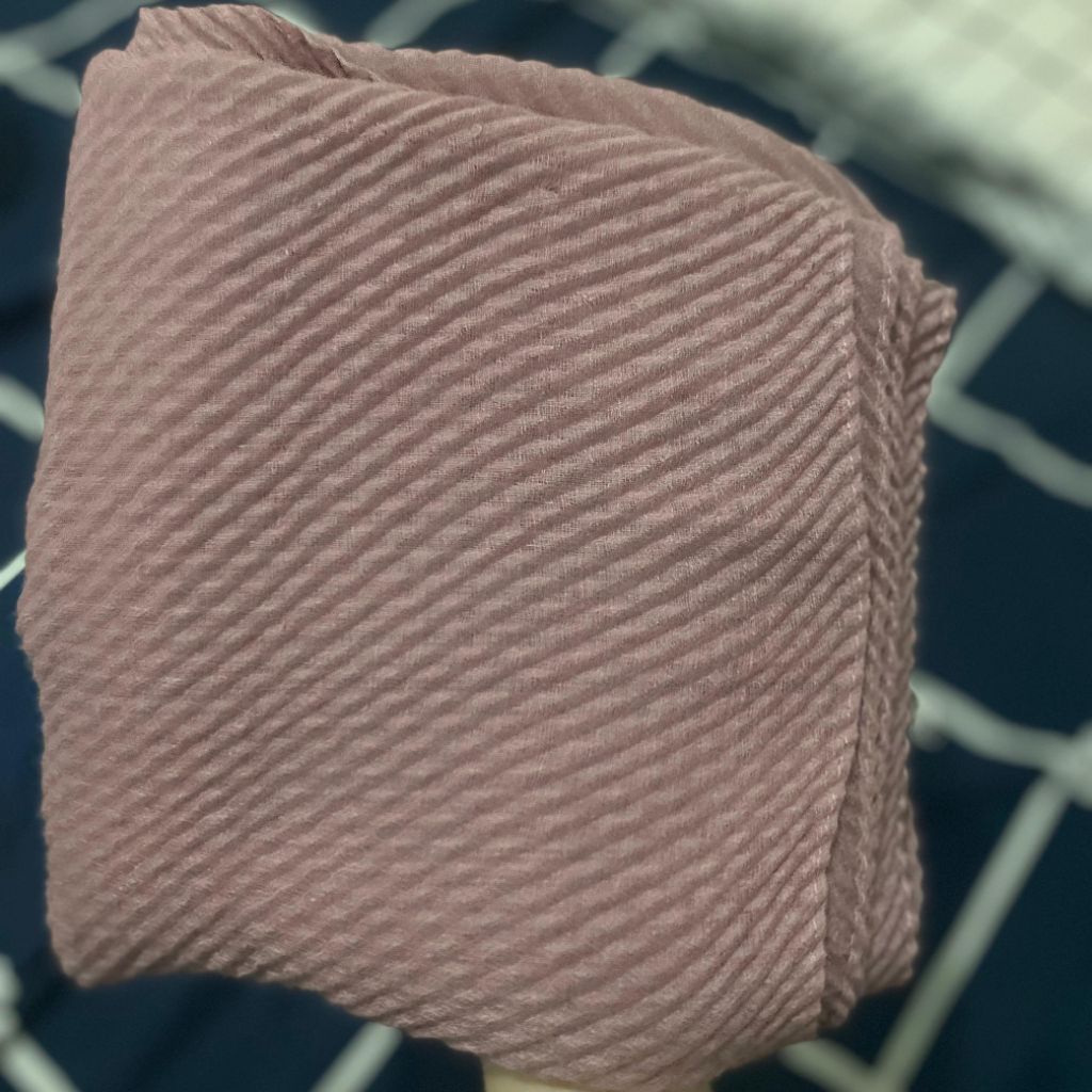 [PRELOVED] HIJAB PASHMINA CRINKLE & SEGI EMPAT NOVIE