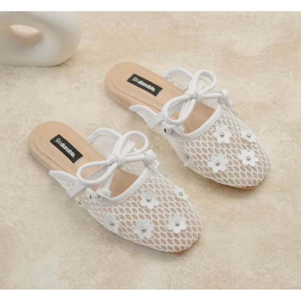 Dianable -  Sendal Sandal Kansa Flat Mules Wanita (Off White)