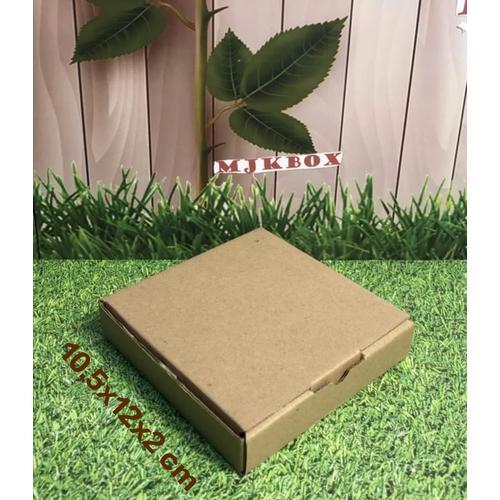 

KARDUS/ KARTON/BOX UK. 10.5x12x2 CM.........MODEL KARDUS PIZZA