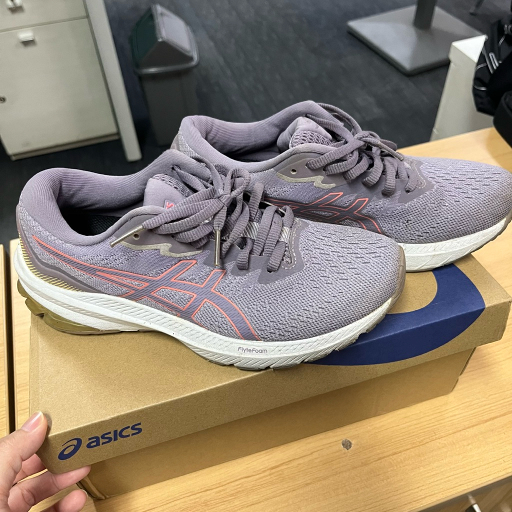 Sepatu Asics GT-1000 11