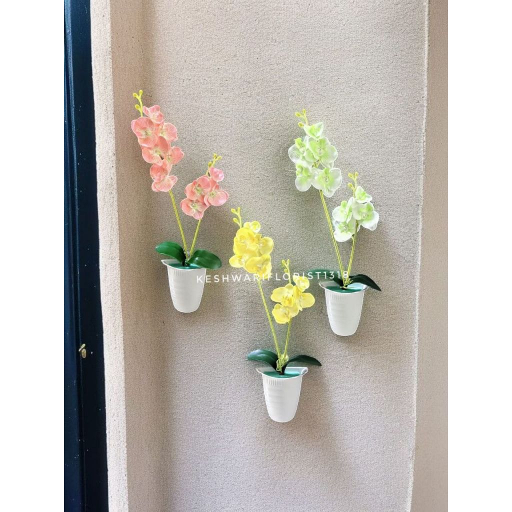 SET BUNGA PLASTIK ANGGREK BESAR DENGAN POT DINDING OMBAK