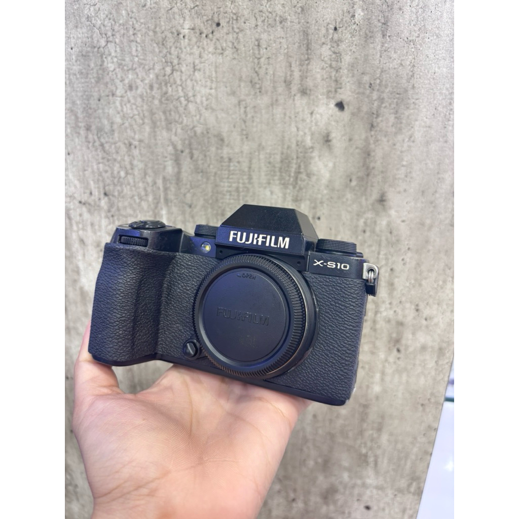 FUJIFILM X-S10