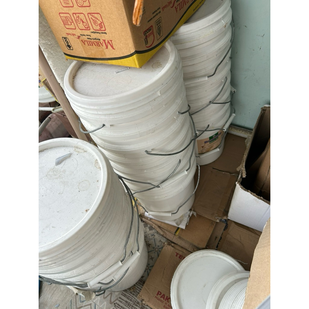 EMBER 10KG dan 20KG PUTIH KOSONG EMBER KOSONG BAHAN TEBAL
