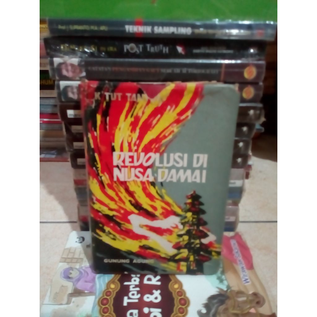 ORIGINAL BUKU ANTIK REVOLUSI NUSA DAMAI