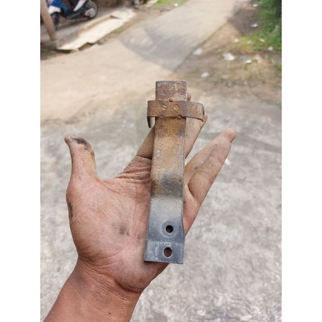 Breket Slebor Spakbor Depan Mio Sporty Original