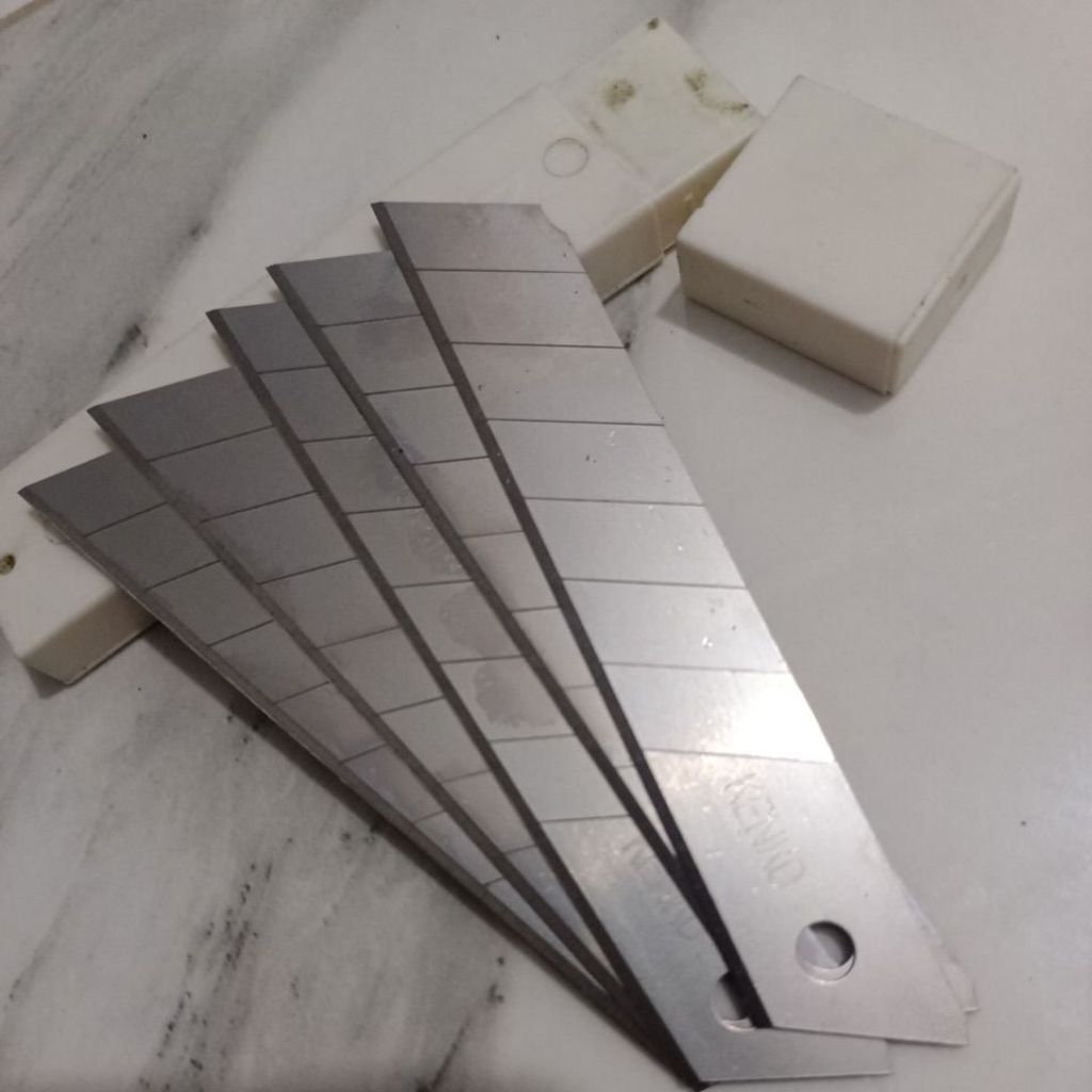 

Mata Cutter Refil Mata Pisau Cutter 5 pcs Accesories mata Refil cutter Kenko