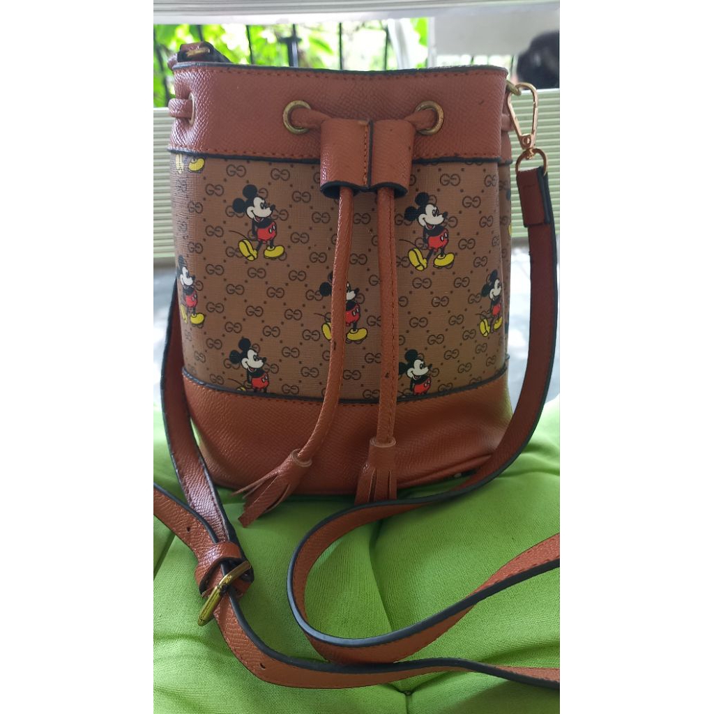 Preloved bucket bag