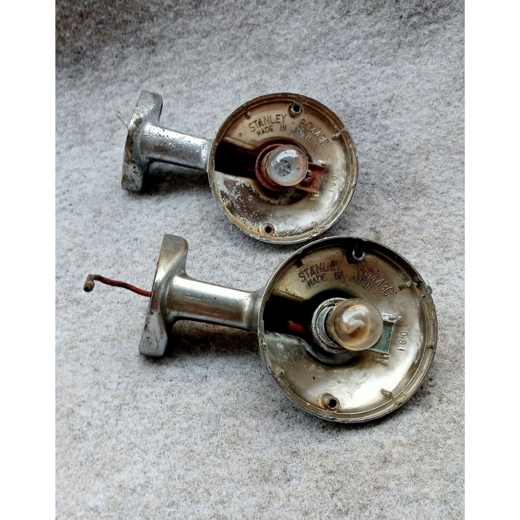 sein belakang Honda C70 ORI lampu belakang Honda C70 ORI lampu sein belakang Honda C70 original riti