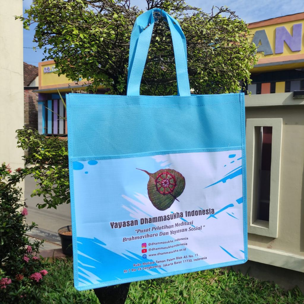 

Tas hajatan kantong - Tas promosi kantong - Tas Graduation - Tas Wisuda