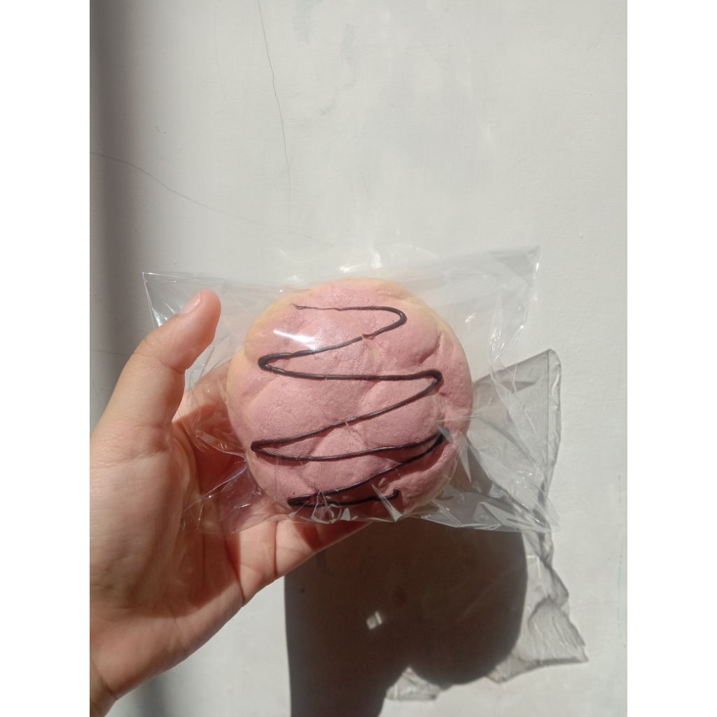 [BOOKED] Squishy Common CreamPuff