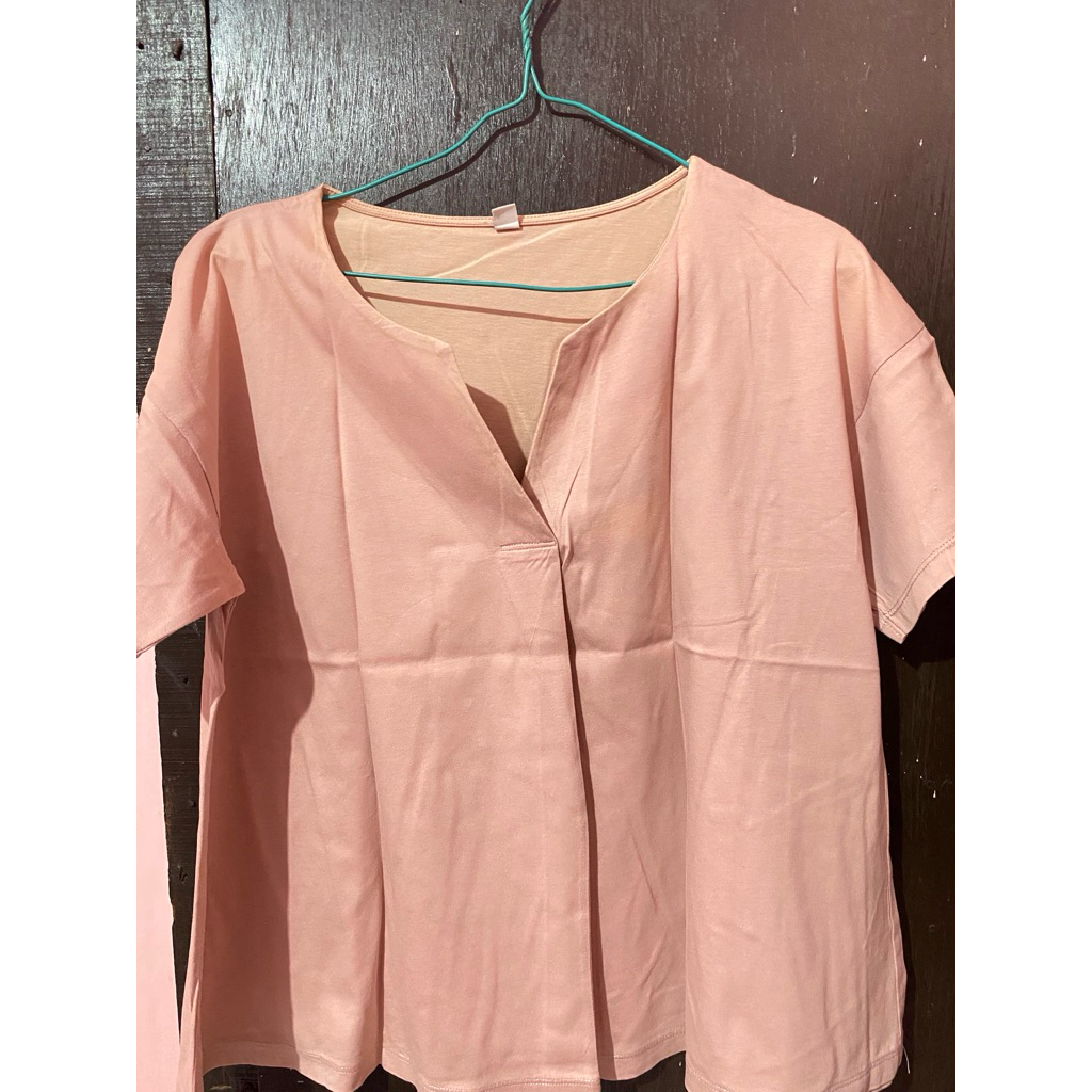 ATASAN WANITA PRELOVED UNIQLO