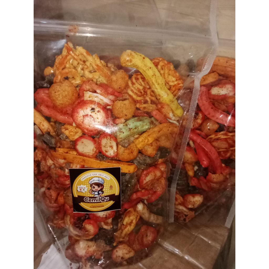 

Ready kerupuk seblak mix pedas ekstra daun jeruk 250g