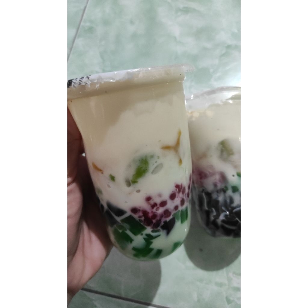 

(gojek) Es Teler Sultan ala Zekha di jamin Enak Creamy